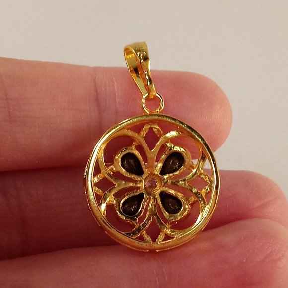 18K Yellow Gold Filled Flower Black Onyx Diamond Zircon Carved Necklace Pendant - Picture 6 of 9